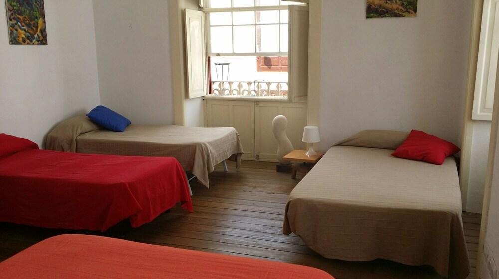 La Casa Encantada Albergue *
